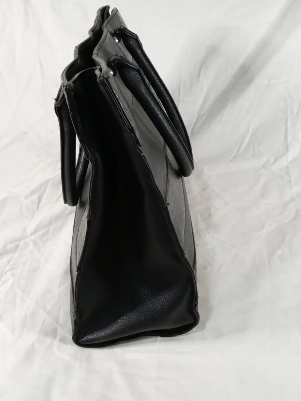 Women JustFab Black Shoulder Carry Handbag Purse in Good Cond